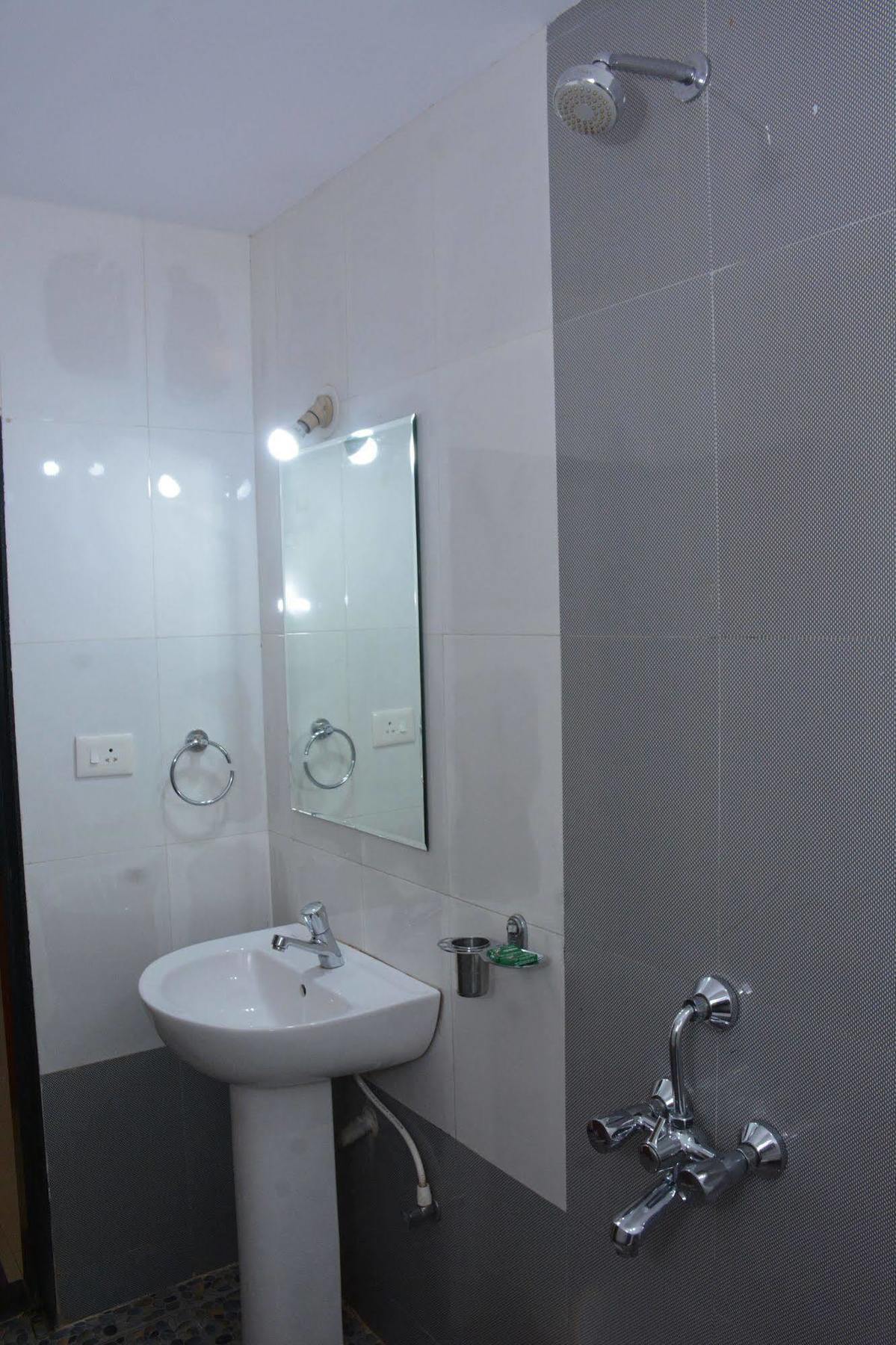 Rbr Suites Calangute Eksteriør bilde